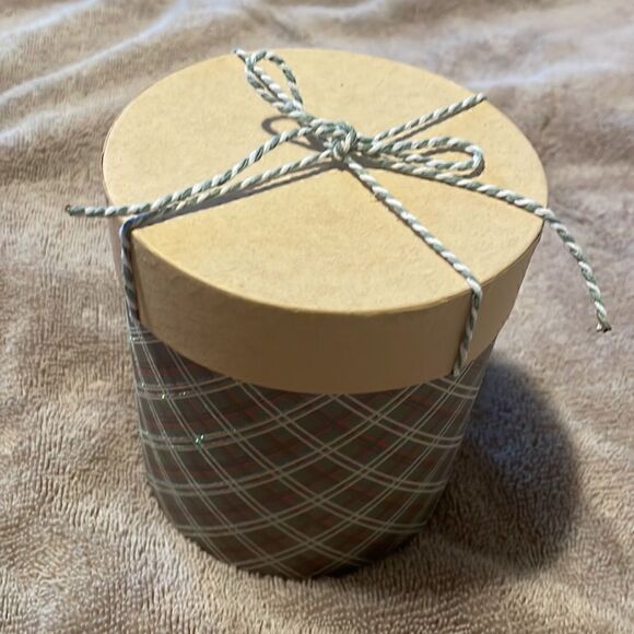 PartyLite tealights and candle holder gift boxed - Picture 3 of 3